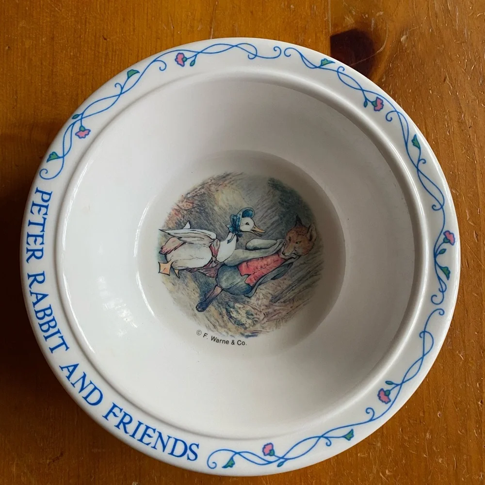 Vintage 3 pc Beatrix Potter Plate, Bowl, & Cup for Toddler / Baby, Petter Rabbit - Picture 4 of 11